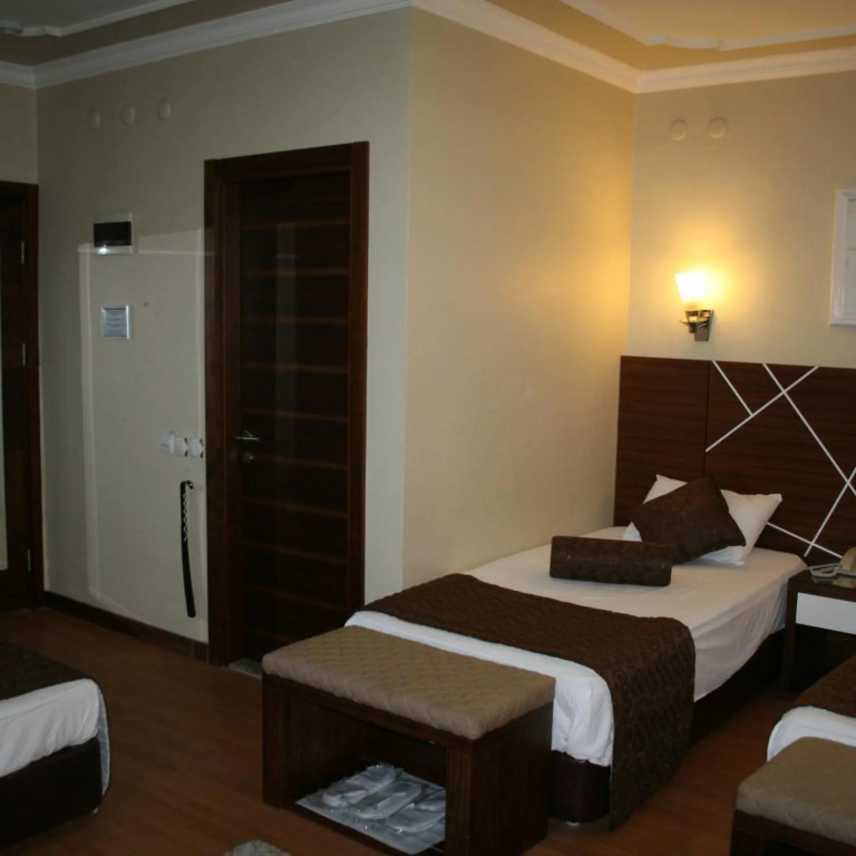 Nysa Hotel