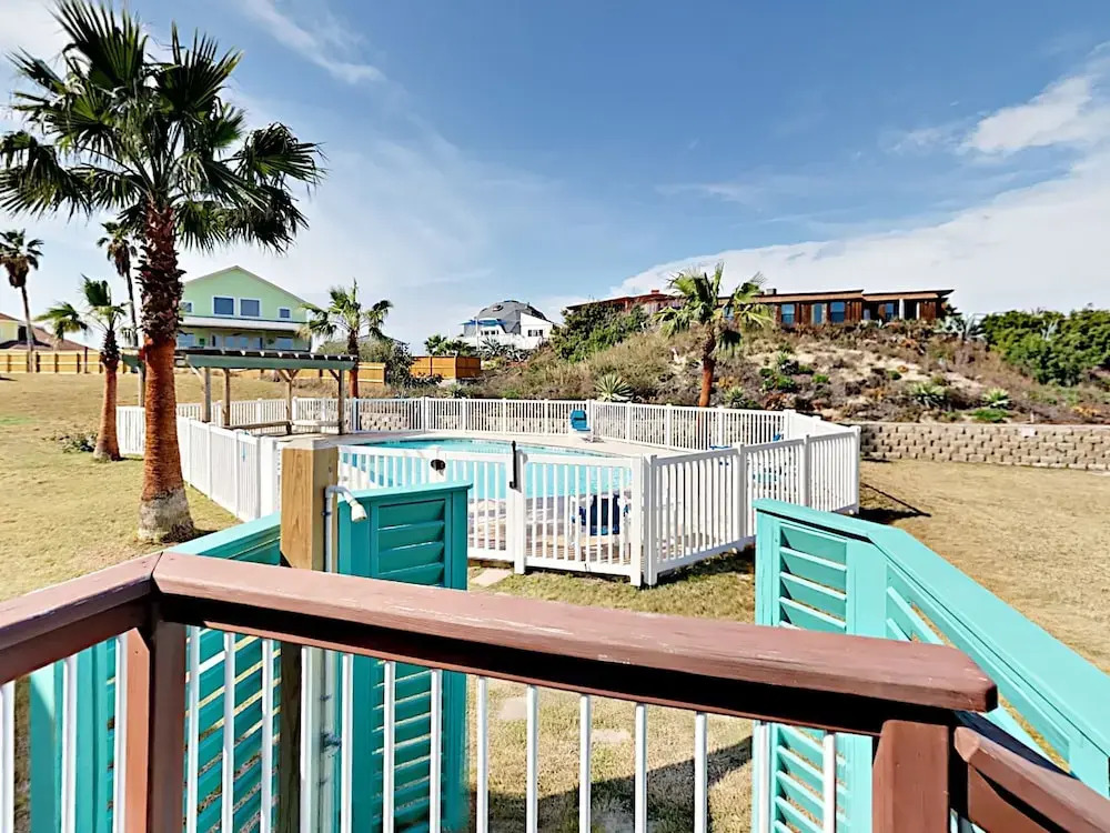 Nelray Shores - One Bedroom Condo