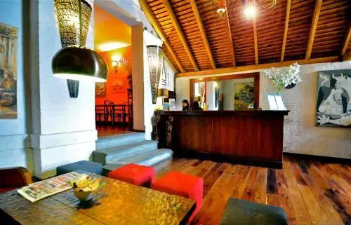 Rova Hotel