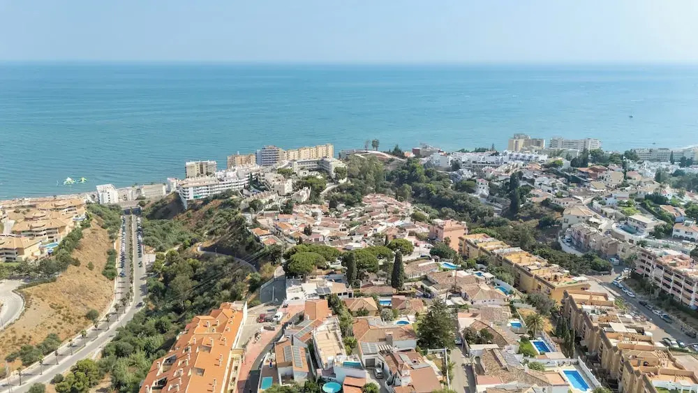 Spacious 3BR Villa with Pool and Sea Views
