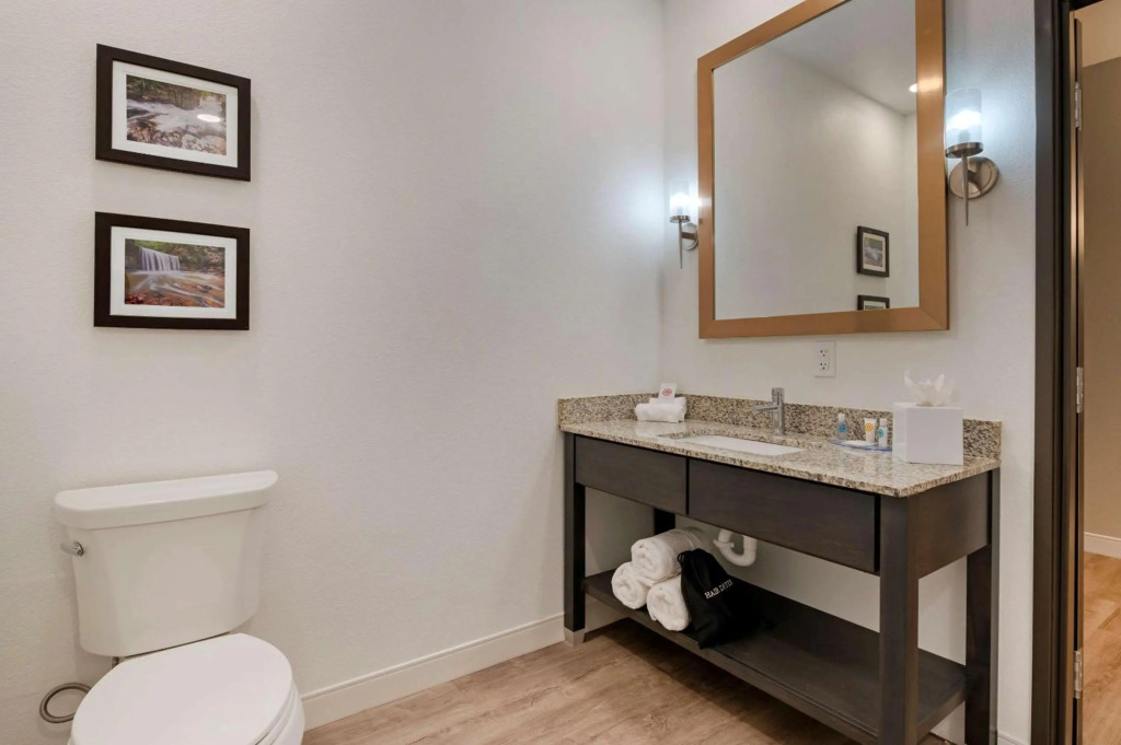 Comfort Suites Cincinnati University - Downtown
