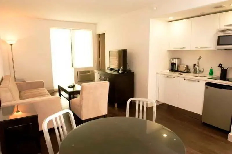 Metro Apartments