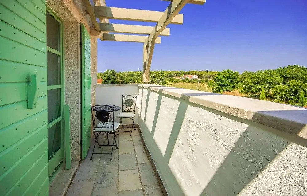 Stunning Home in Liznjan With 3 Bedrooms, Wifi and Outdoor Swimming Pool