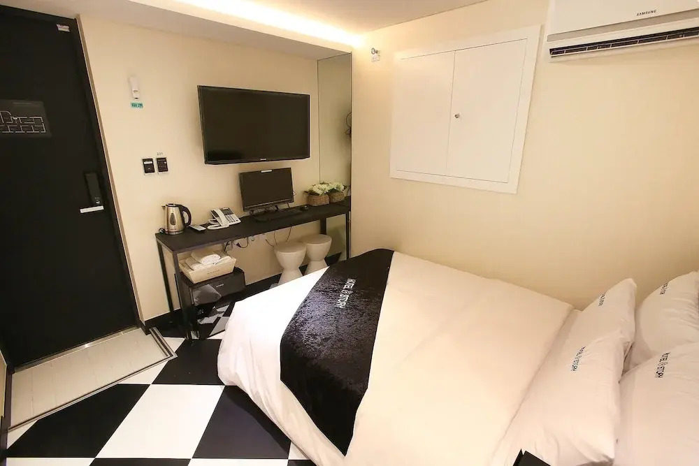 Cheonho Hotel Story
