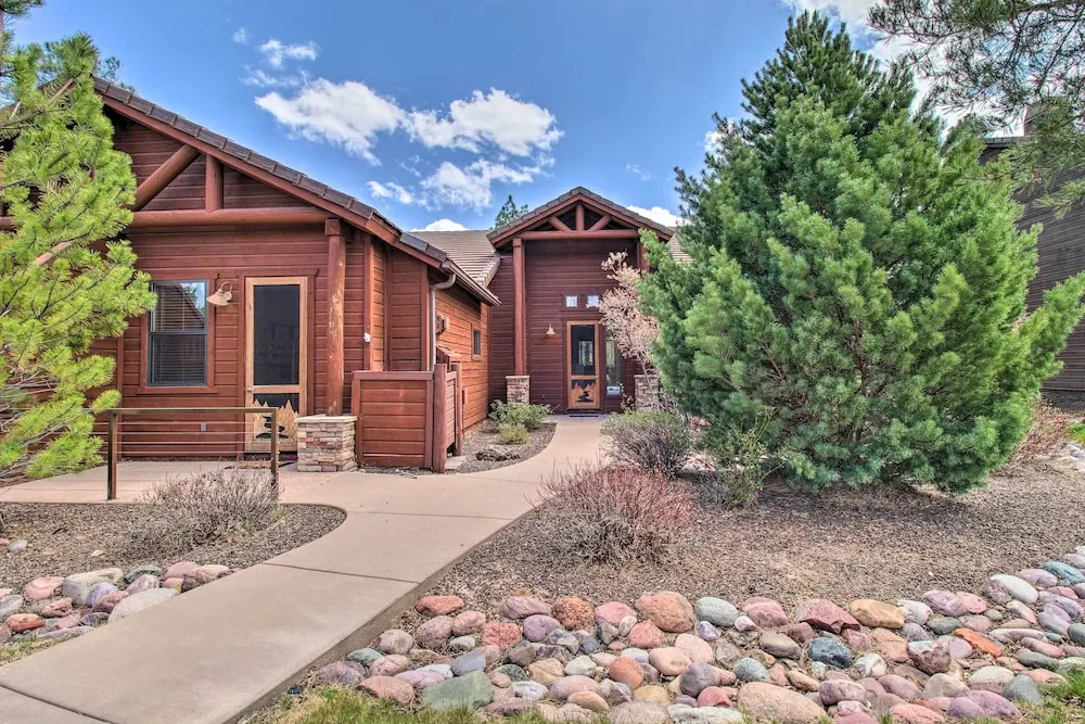 Golf Course & Lake Views: Luxe Show Low Cabin