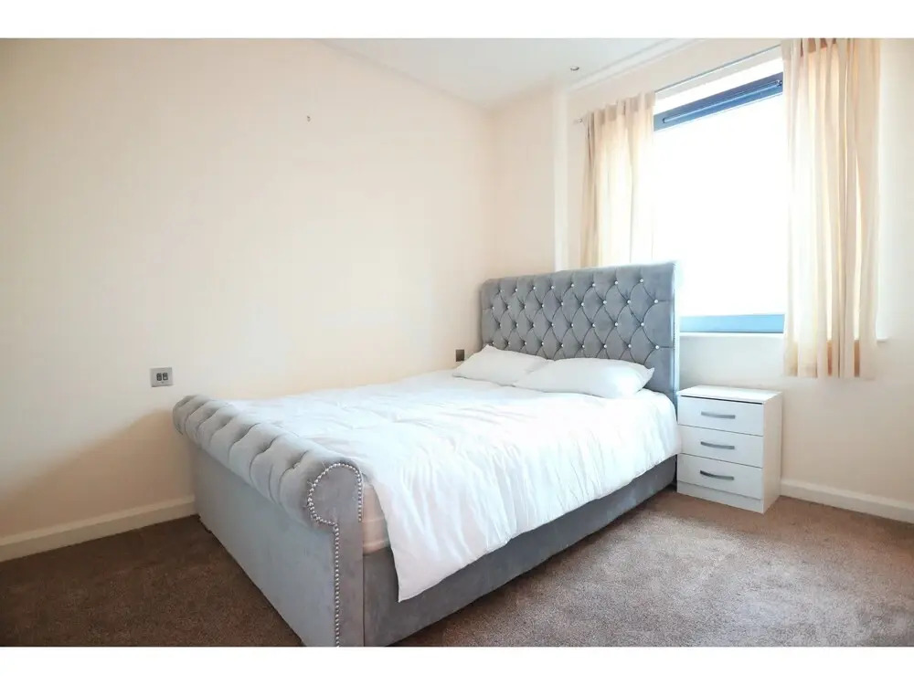 Breathtaking Modern Flat on the Dockside, Sleeps 6