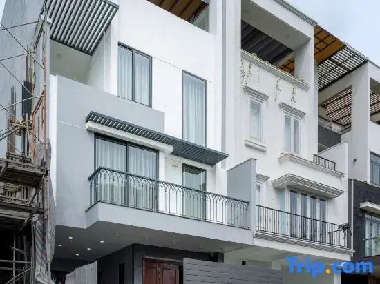 Korean Host | New 6BR Villa | Karaoke·Elevator·15 Min to D1 | 12 Pax