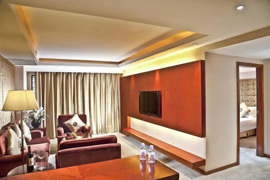 Onehome Yalong International Hotel