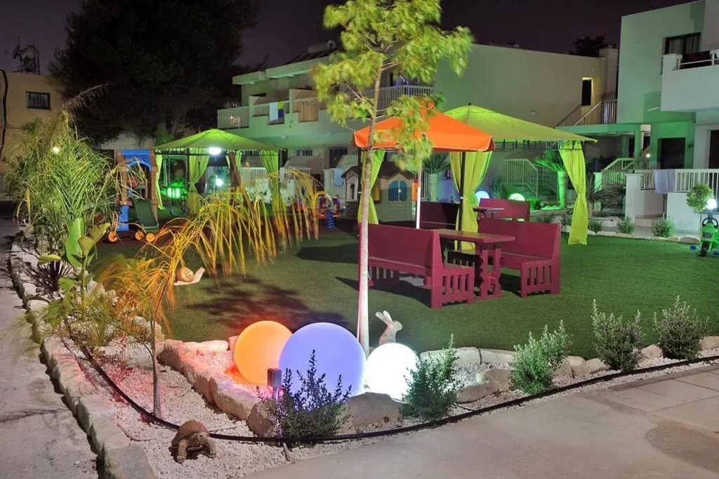Nelia Gardens