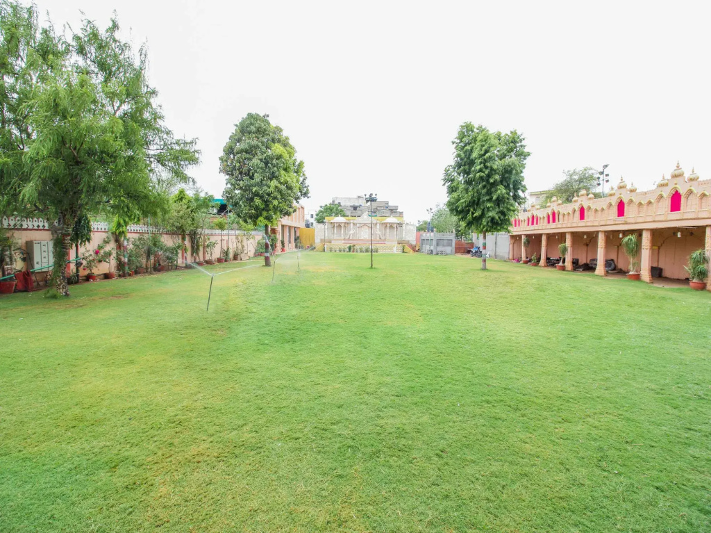 Mahal Rajwada Resort
