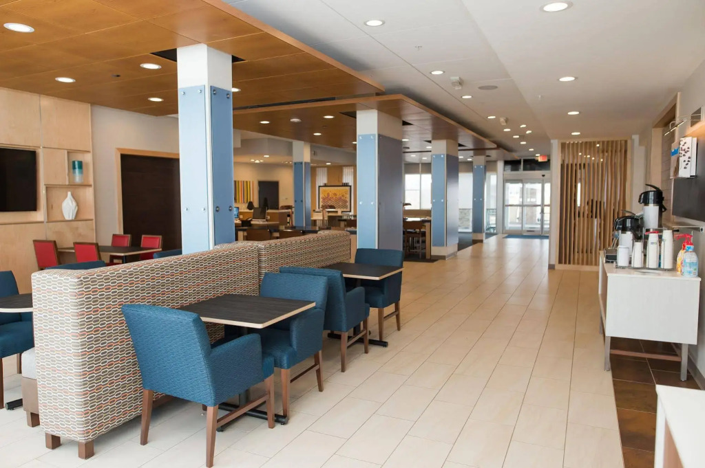 Holiday Inn Express & Suites Marietta by IHG