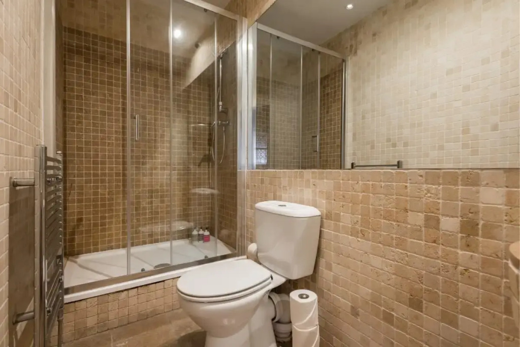 The Bayswater Gardens - Bright & Central 3BDR Home in Bayswater