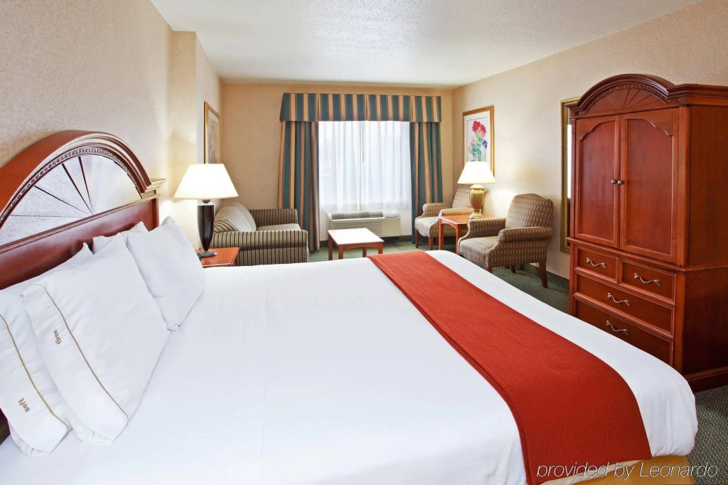 Holiday Inn Express Pittsburgh-Bridgeville by IHG