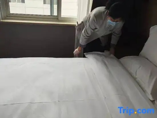 Yunjing Hotel (Luohe Shabei Dennis Convention and Exhibition Center)