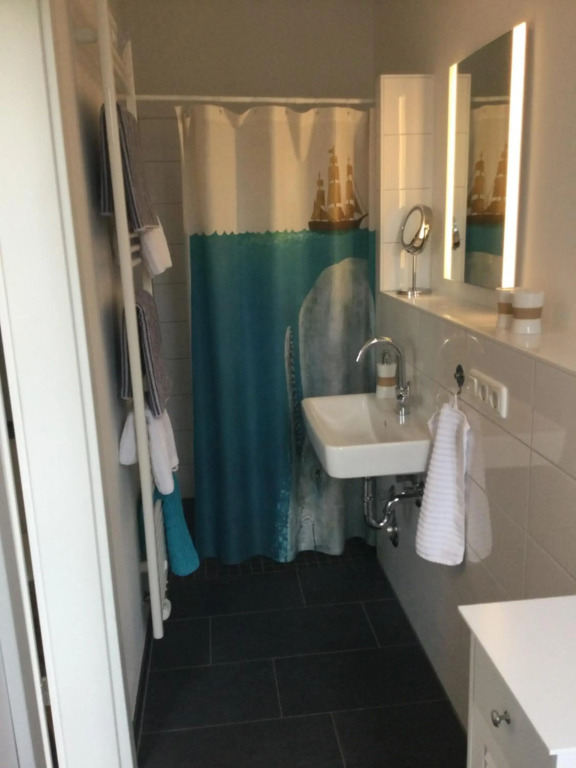 Ferienhaus Us lütt Hus und das Zimmer Linde im Haupthaus