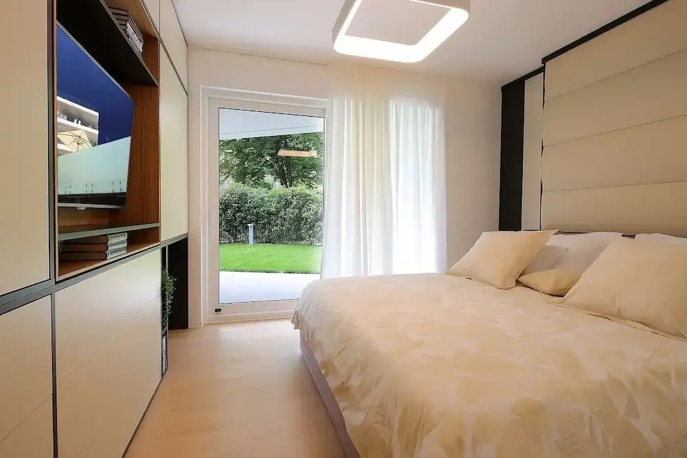 New apartment with swimming pool near the beach