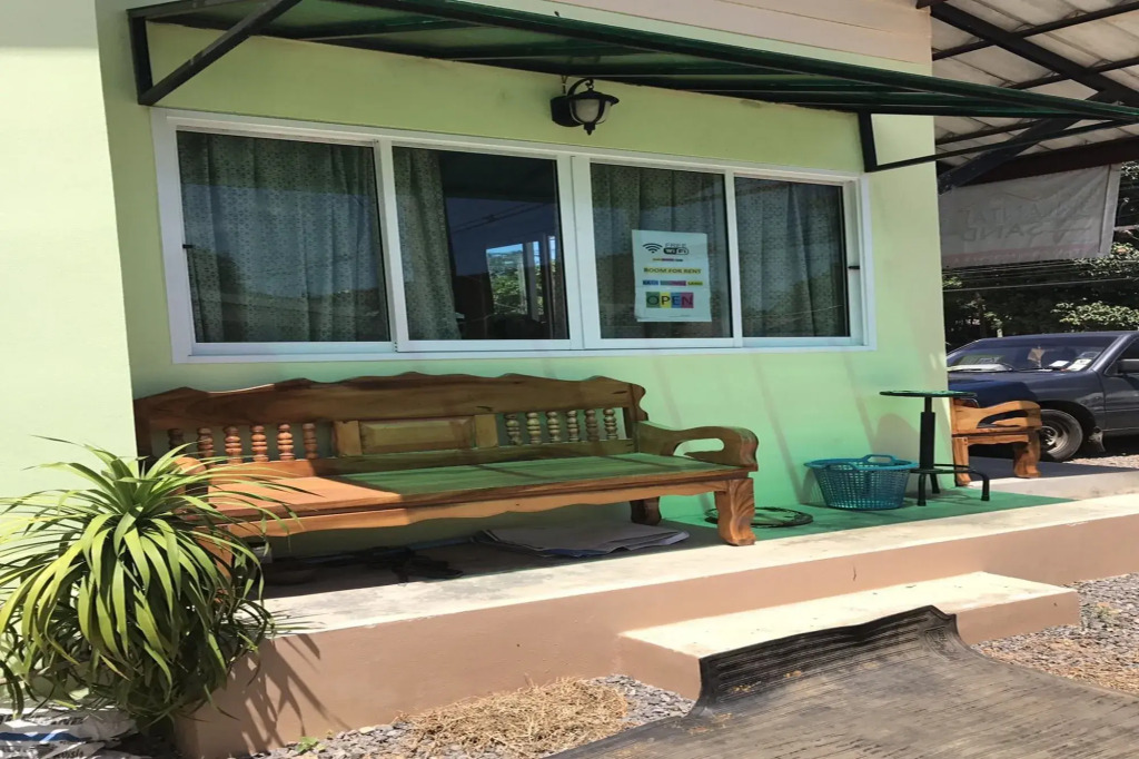 Baan Sri Lanta Sand