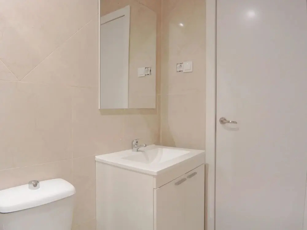 Apartamento interior de 2 Habitaciones cercano al parque Olof Palme AP3