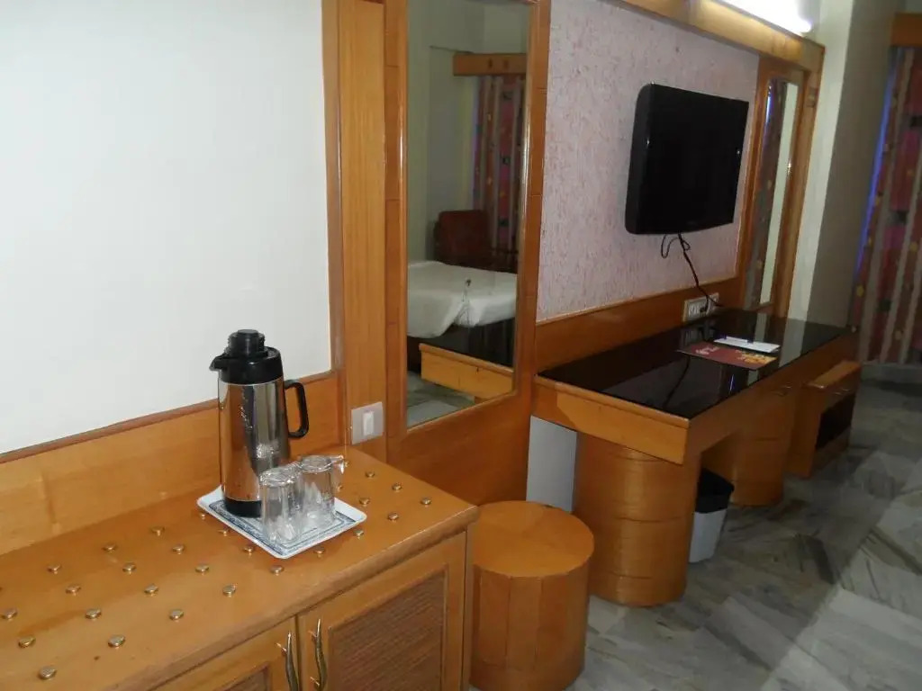 Hotel PLR Grand