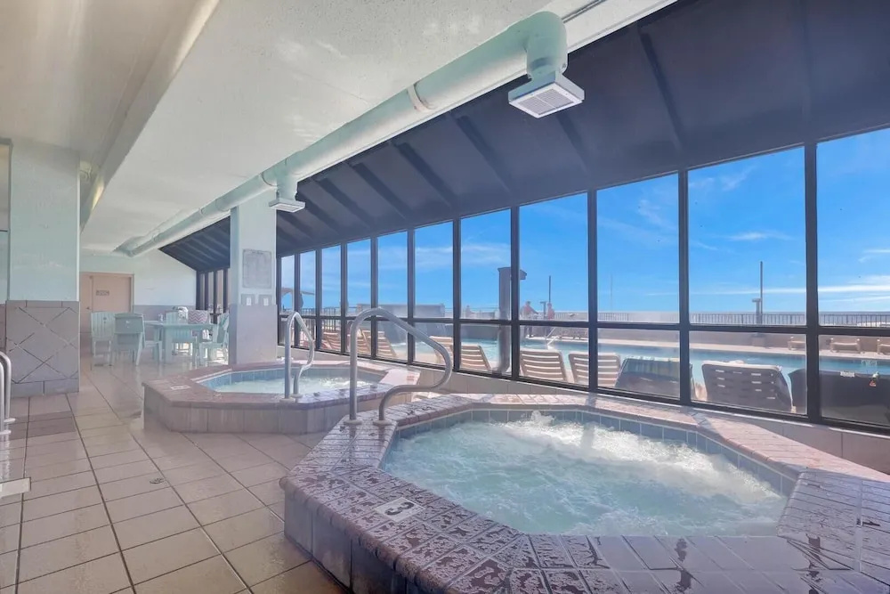 Beachfront Condo w/ View & Pool, Sleeps 8