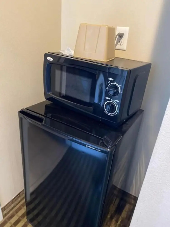 Days Inn And Suites
