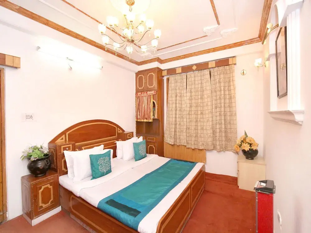 OYO 10858 Home Valley View 2BHK Shimla Bypass