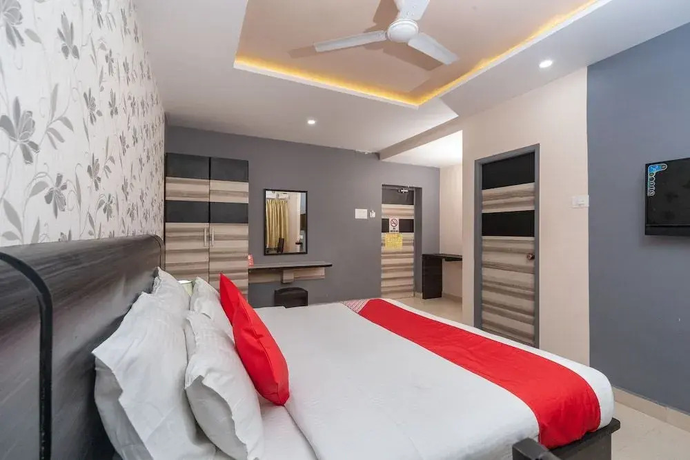 OYO 14872 Annamalai Residency
