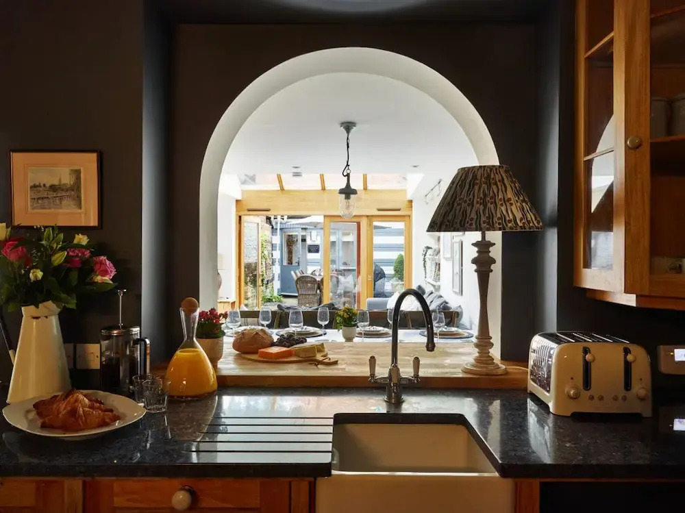 Dolls House - Luxury Townhouse - From 400 Per Night