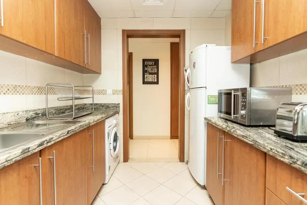 Отель Rh - Spacious 2Br Saba Towers, Jlt, walk to Metro
