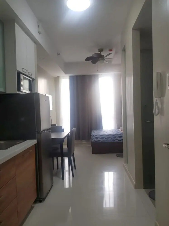 OYO 215 Sunshine City Suites