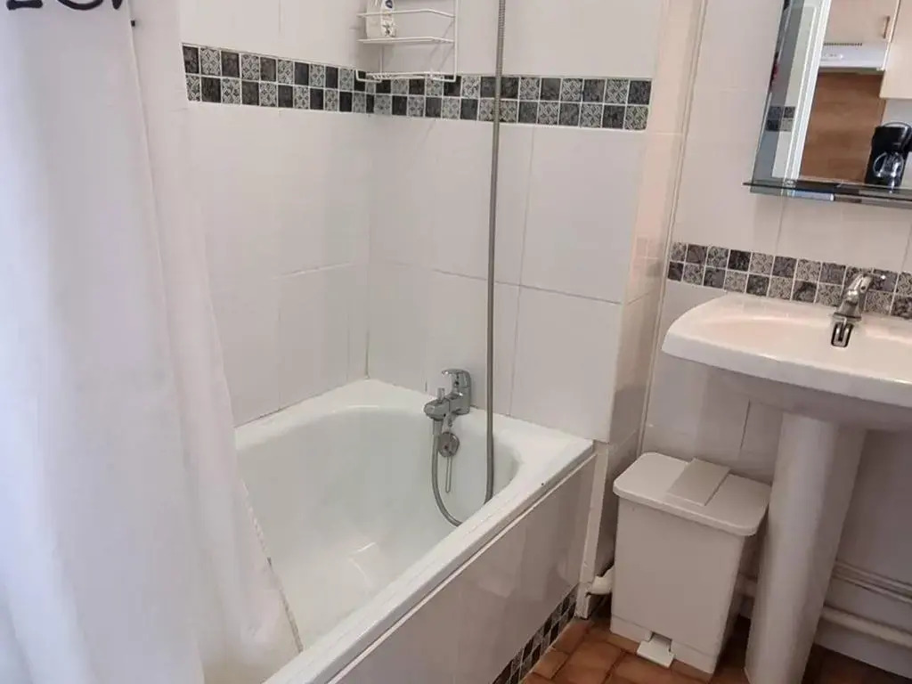Appartement Argelès-sur-Mer, 3 pièces, 6 personnes - FR-1-388-83