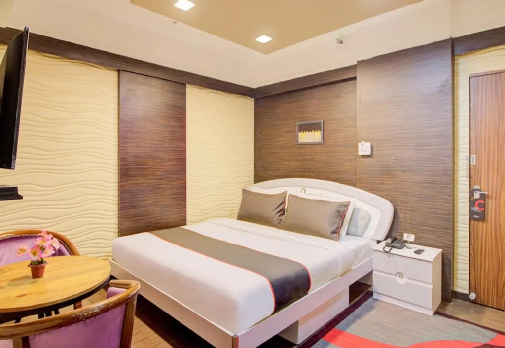 Aishwaryam Hotel
