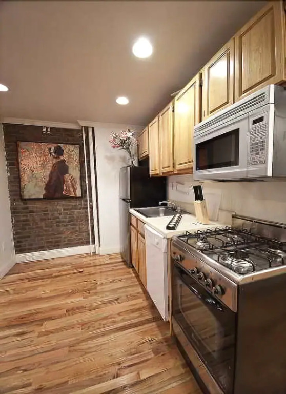 Nolita 4 Bedroom Apartment With Terrace, Sleeps 8