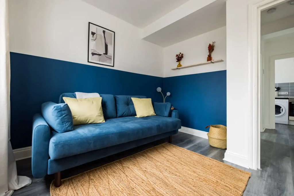 Contemporary 2 Bedroom Apartment in Shepherds Bush