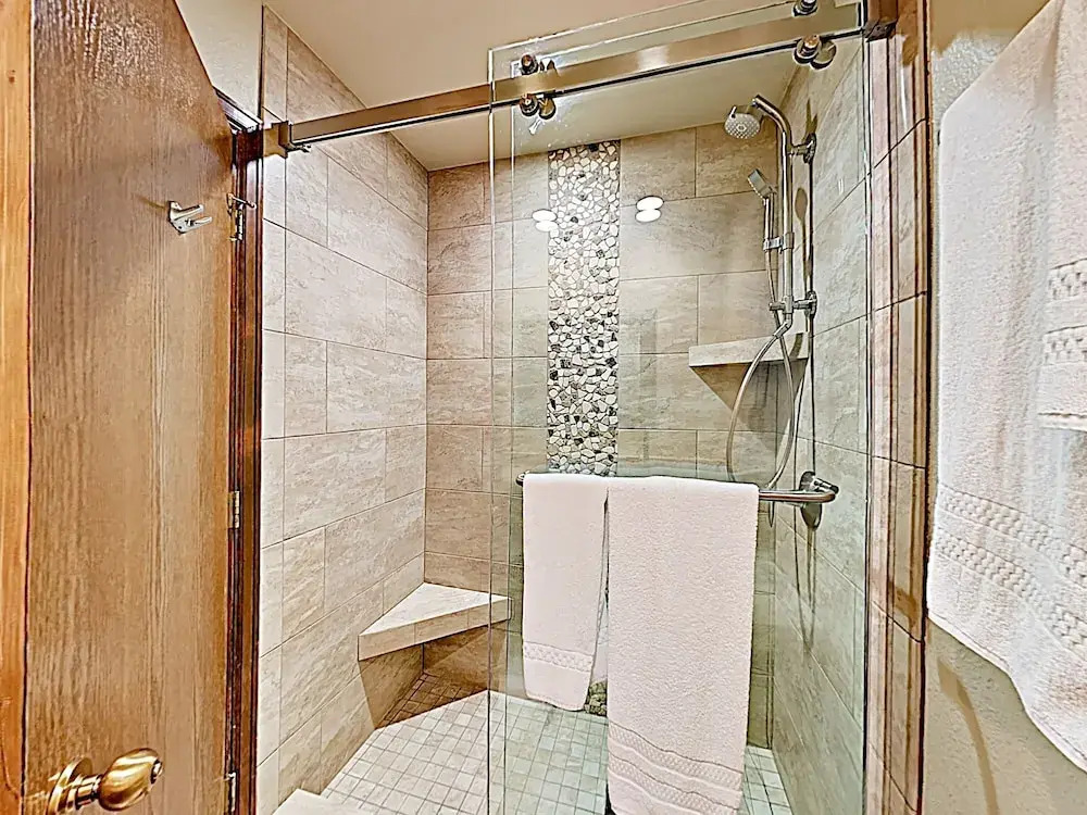 Benchmark #611 - 3 Br Condo