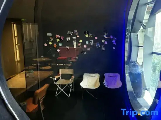 Youshi Hostel (CBD International Exhibition Center Zhongyi West Road Subway Station)