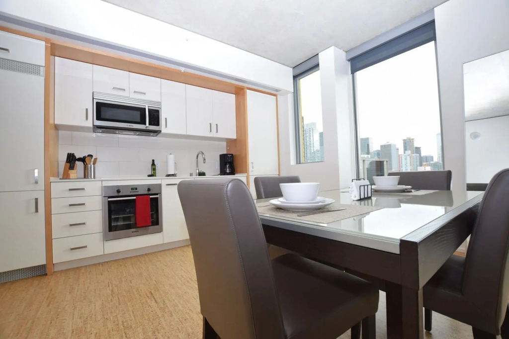 Space Needle Suites by Luxe Hubs