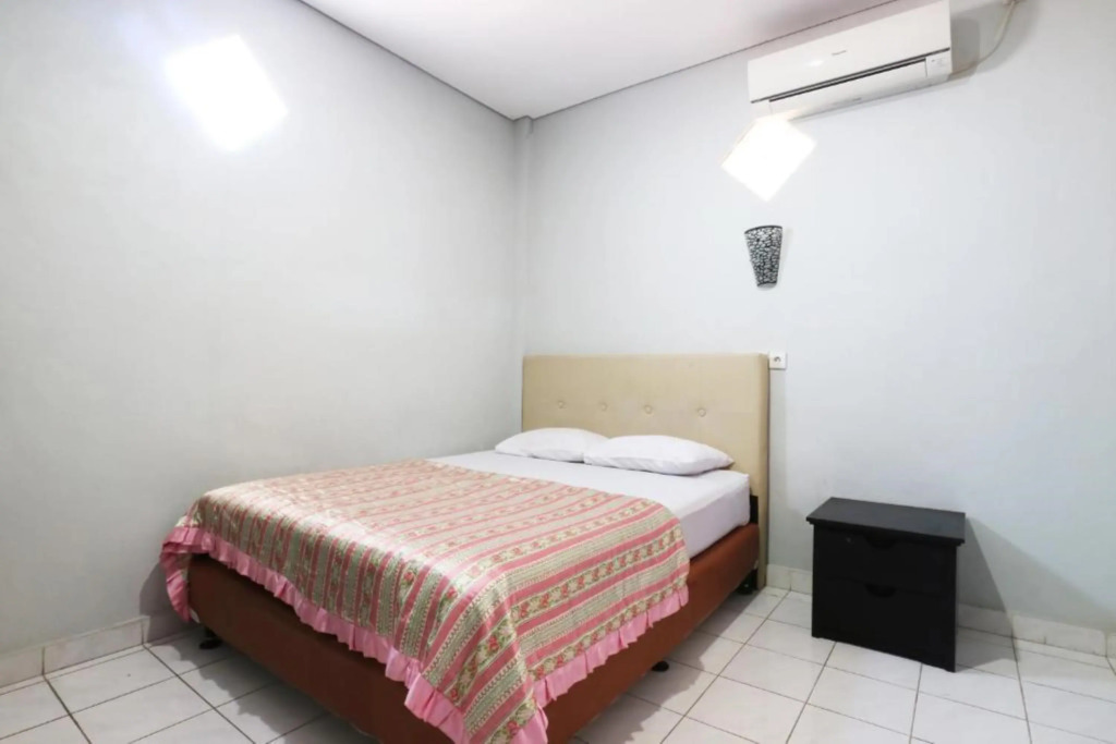 Taman Mekar Beach Inn By Zuzu
