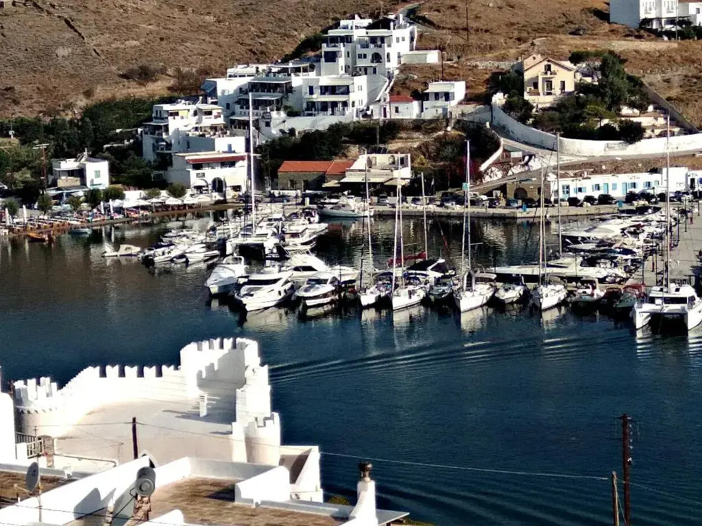 Enjoy Cyclades studios & suites