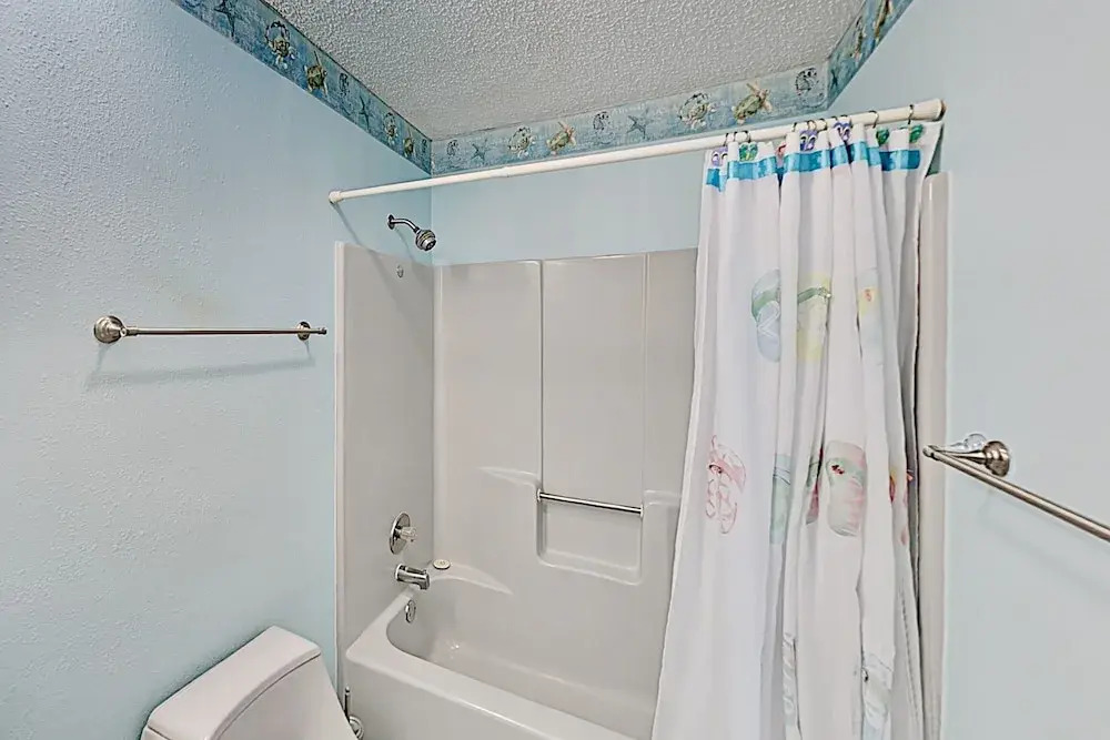 Plush Suntide Penthouse W/ Tennis, Pools & Gym 2 Bedroom Condo