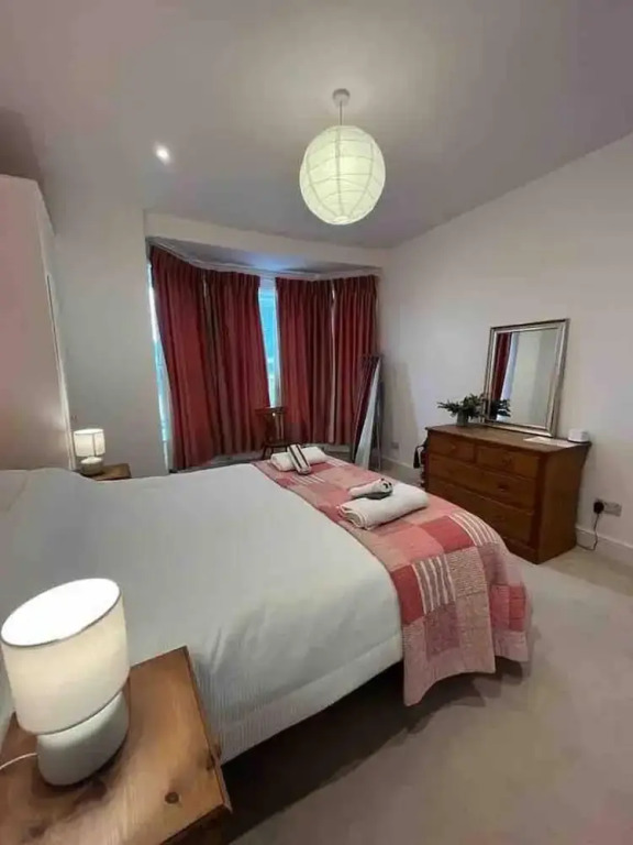 Stunning 4-bed Apartment in Cambridge