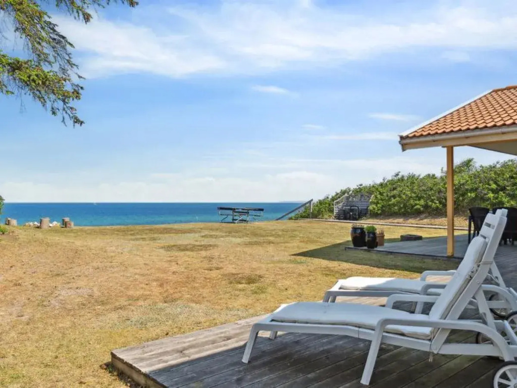 "Taimi" - 40m from the sea in Sealand