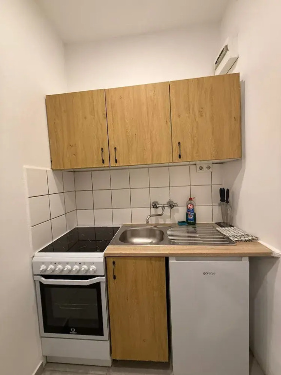 2BR Apartment 10 Min Walk to Westbahnhof