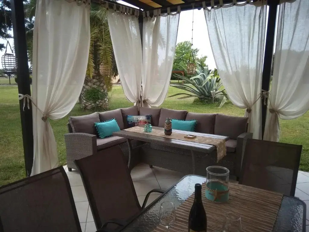 Sunny Villa Sea View by RentalsPro Services