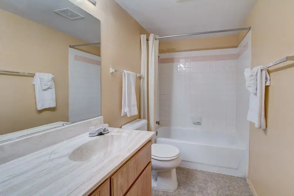 Emerald Suites
