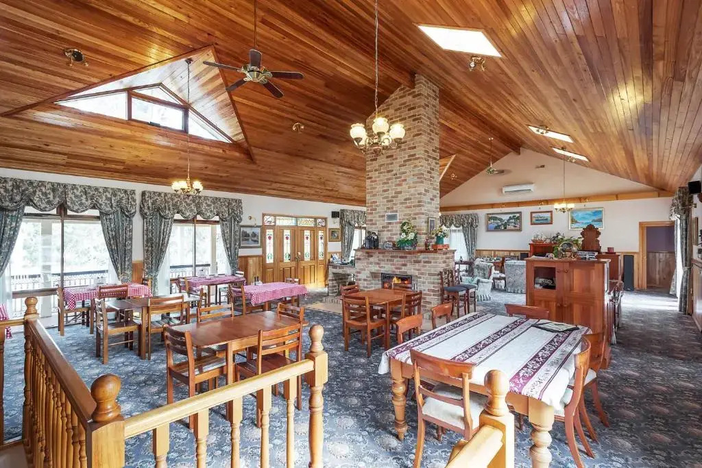 Robyns Nest Lakeside Resort