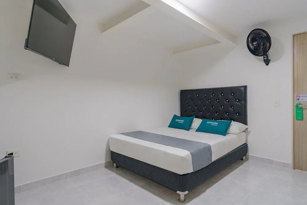 Hotel Ayenda Urbano 70 1260