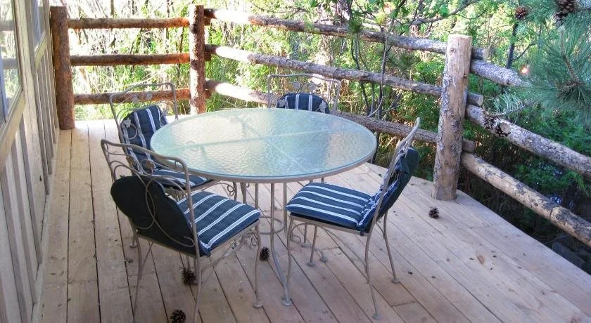 The Cedaredge Lodge