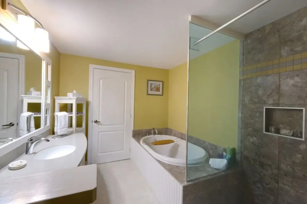 Seaside Suites