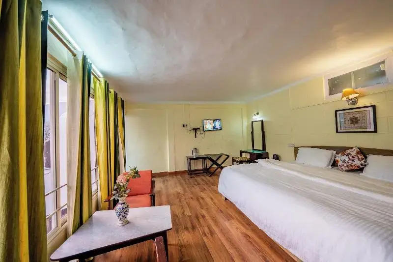 India Hotel - Hotel on Mall Road Nainital